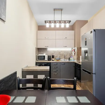 アパート Cozy 1br W/ Terrace | Family Friendly プロヴディフ
