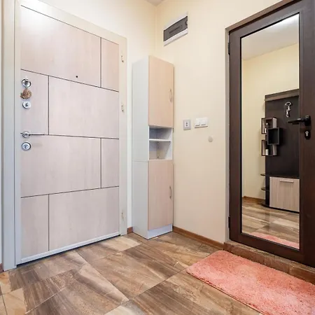 Cozy 1br W/ Terrace | Family Friendly * プロヴディフ